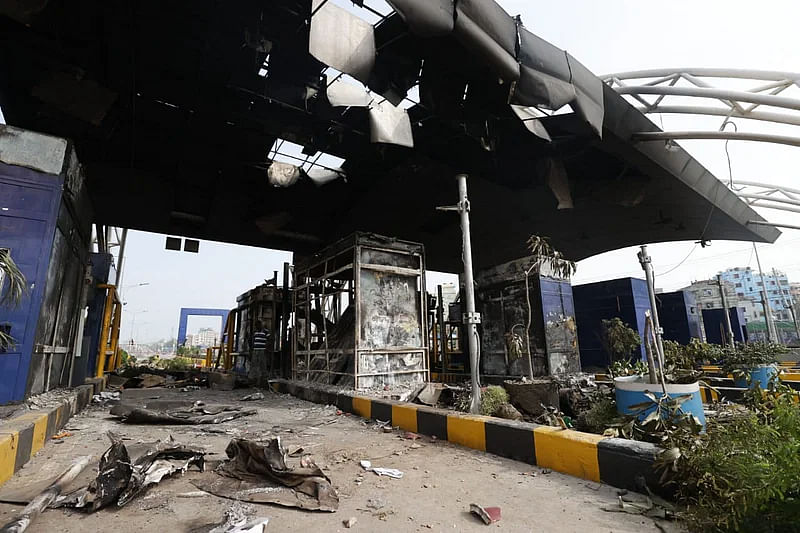 Vandalisation during the clash in Dania near Mayor Hanif Flyover on 18 July 2024